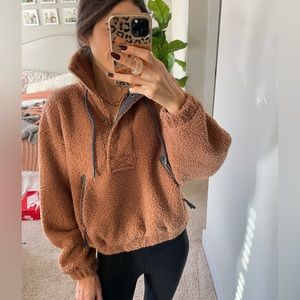 Sherpa pullover, size XS